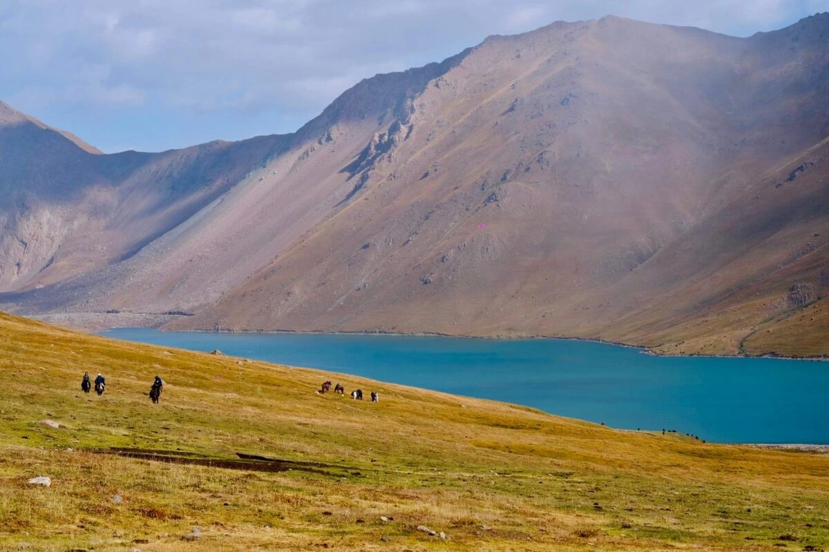 Alpine trekking route crossing 4000m passes in Kyrgyzstan